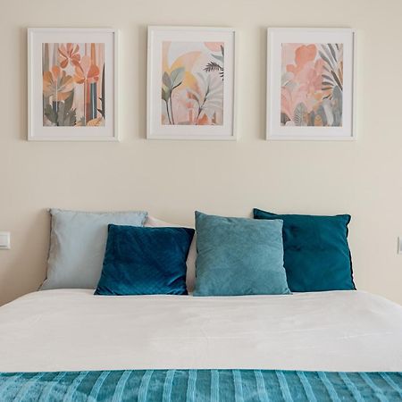 Maía Joivy Stylish City Centre Flat With Parking מראה חיצוני תמונה