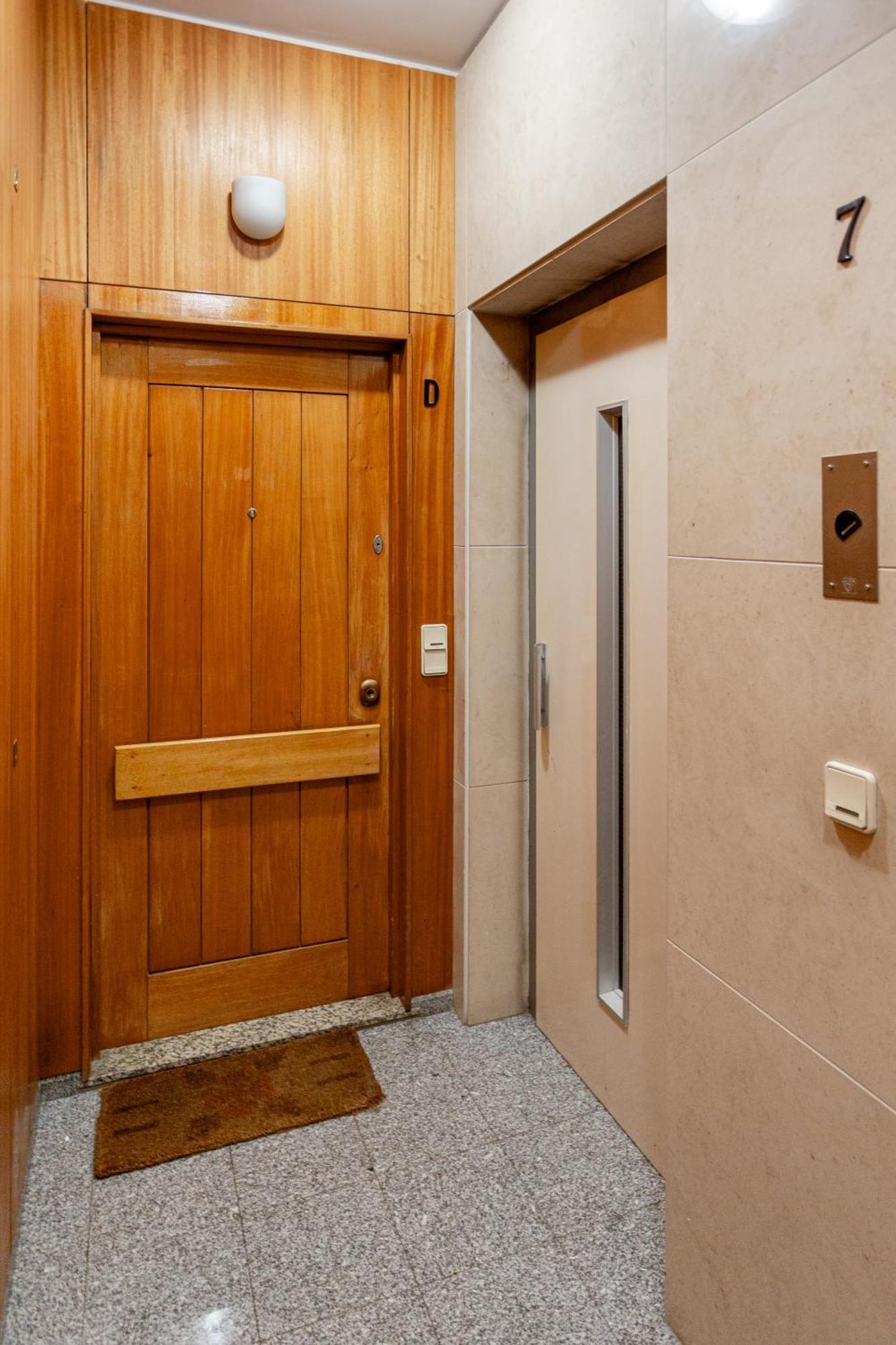 Maía Joivy Stylish City Centre Flat With Parking מראה חיצוני תמונה